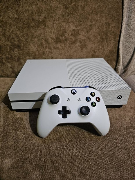 Xbox one s + kontroller