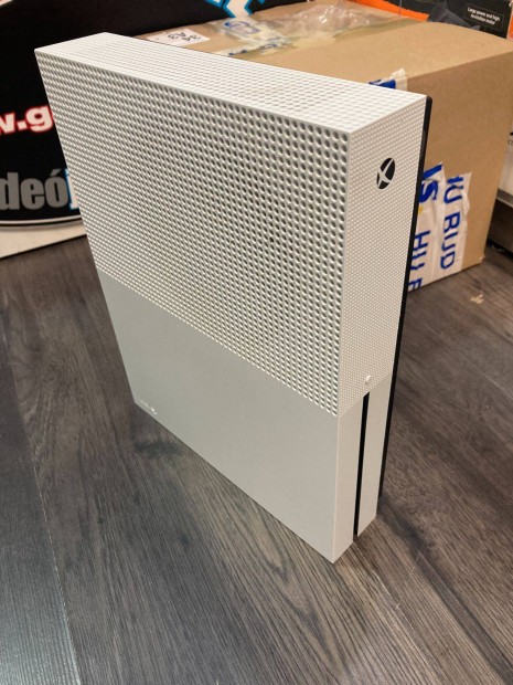 Xbox one s ,hibs,hdd-nincs benne