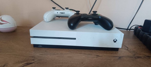 Xbox one s játékokkal