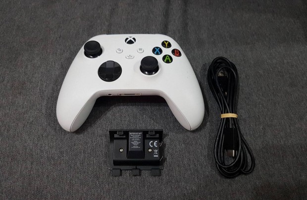 Xbox one series kontroller plusz akkumultor elad