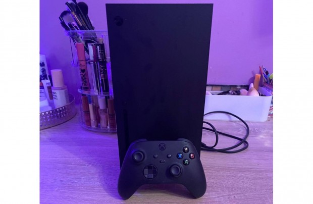 Xbox series x + gyri kontroller(alig hasznlt)