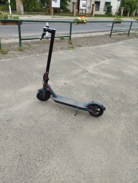 Xiami Electrik Scooter A6 