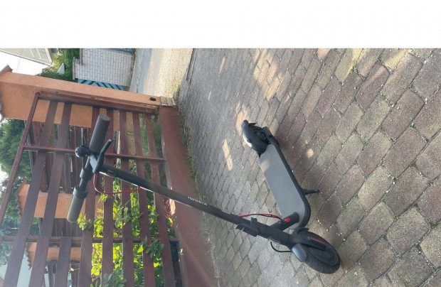 Xiaomi 4 lite elektromos roller elad