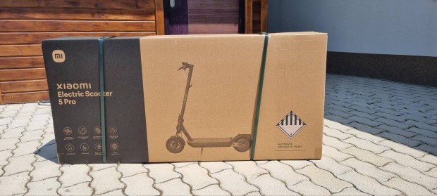 Xiaomi 5 pro elektromos roller Bontatlan