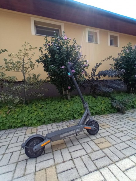 Xiaomi Electric 4 Ultra Elektromos Roller