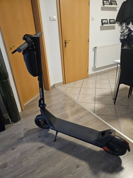 Xiaomi Electric Scooter 4 Lite (2nd Gen) + rollert�ska