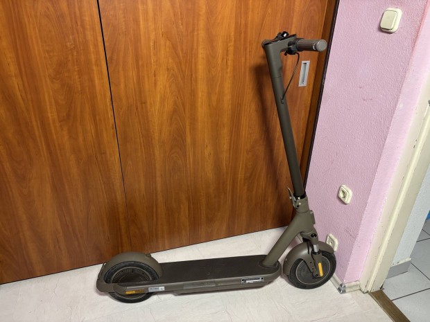 Xiaomi Electric Scooter 4 Pro Max De (Gar: 2027.08.13-ig)