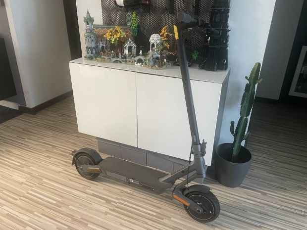 Xiaomi Electric Scooter 4 Ultra EU / Elektromos Roller