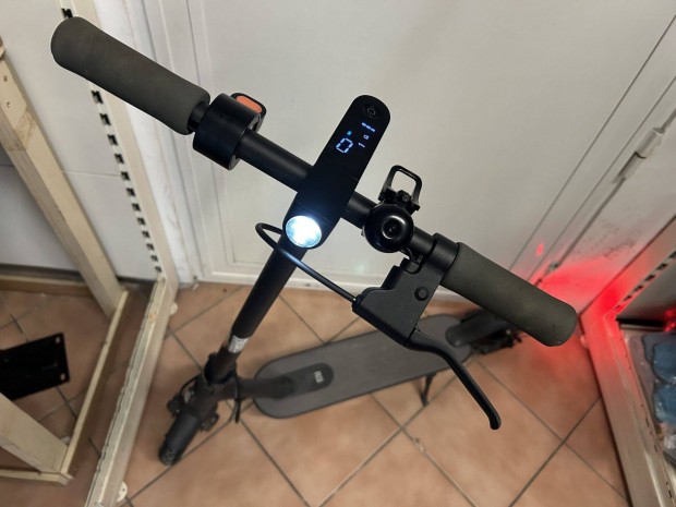 Xiaomi Essential elektromos roller 890 km-t futott!