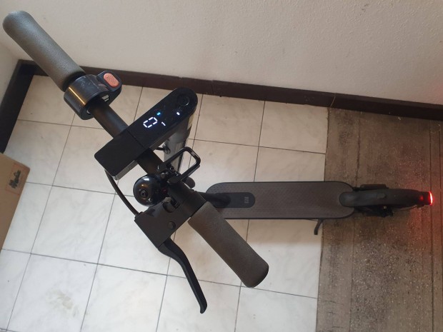 Xiaomi Essential roller 0 km-rel