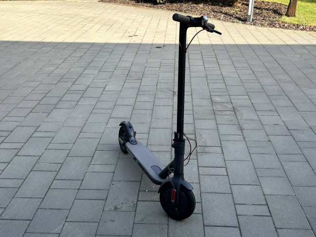 Xiaomi M365 Elektromos Roller