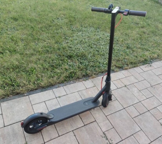 Xiaomi M365 Elektromos Roller
