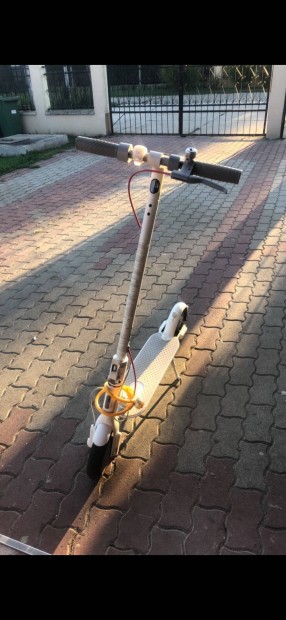 Xiaomi M365 elektromos roller elad