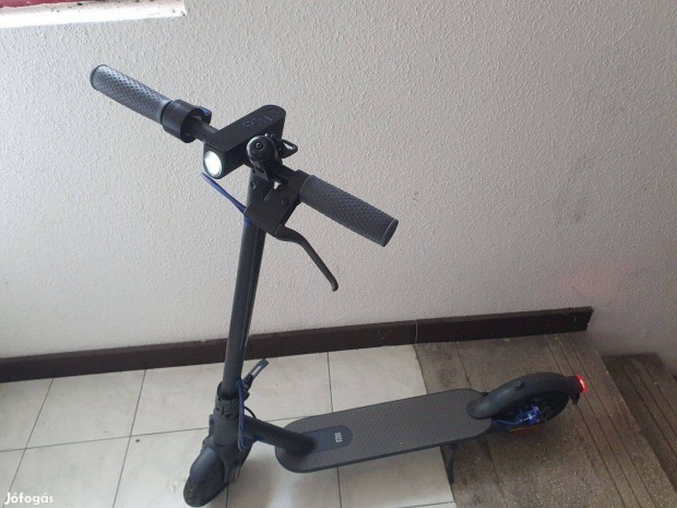 Xiaomi Mi3 elektromos roller 16 km-rel