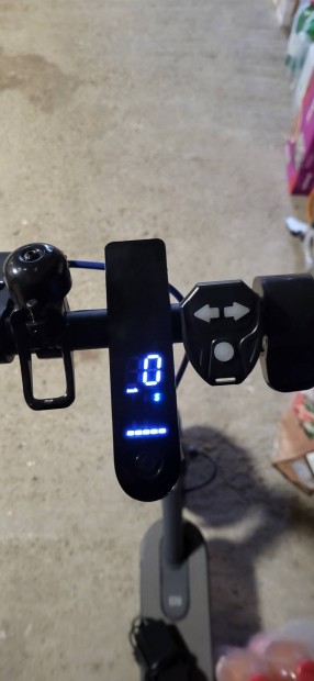 Xiaomi Mi3 elektromos roller