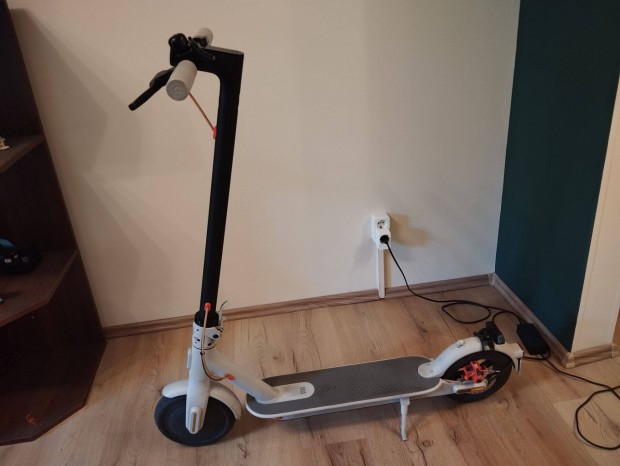 Xiaomi Mi 3 elektromos roller