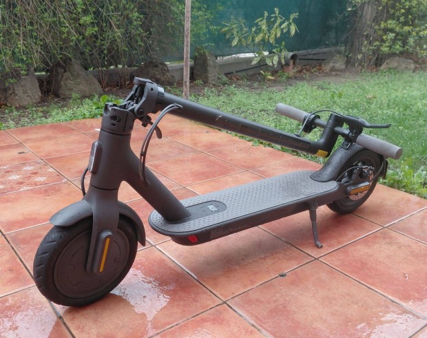 Xiaomi Mi Electric Scooter 1S elad�