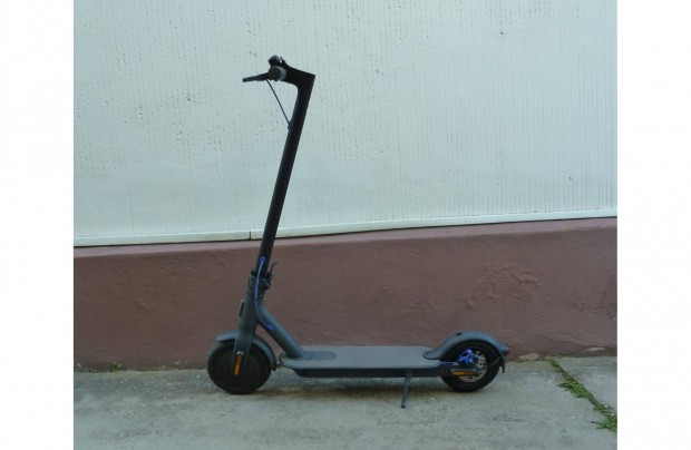 Xiaomi Mi Electric Scooter 3 elektromos roller