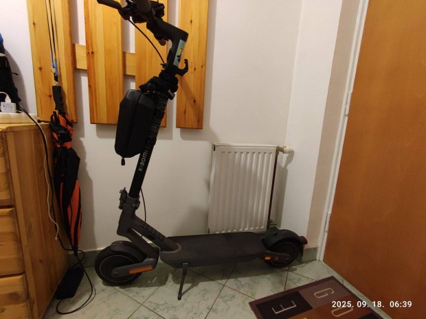 Xiaomi Mi Electric Scooter 4 Ultra elektromos roller fekete (BHR5764GL