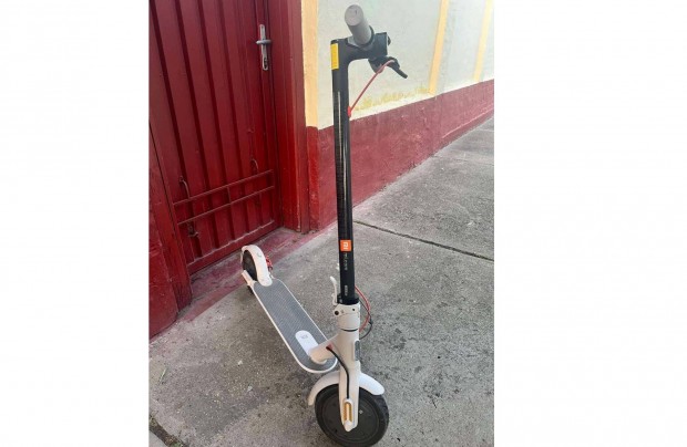 Xiaomi Mi Electric Scooter Pro 2
