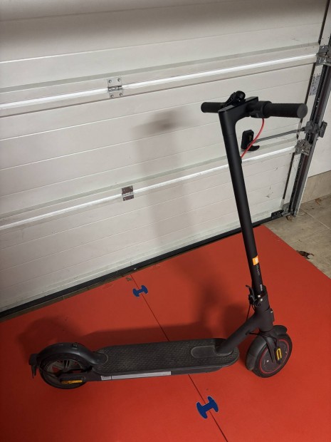 Xiaomi Mi Electric Scooter Pro 2