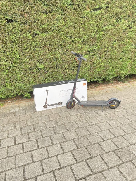 Xiaomi Mi Electric Scooter Pro 2