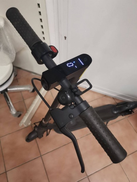 Xiaomi Mi Pro 2 300W E-roller dobozában 303 km-t futott!