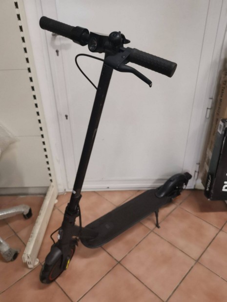 Xiaomi Mi Pro 2 300W E-roller dobozában 303 km-t futott!