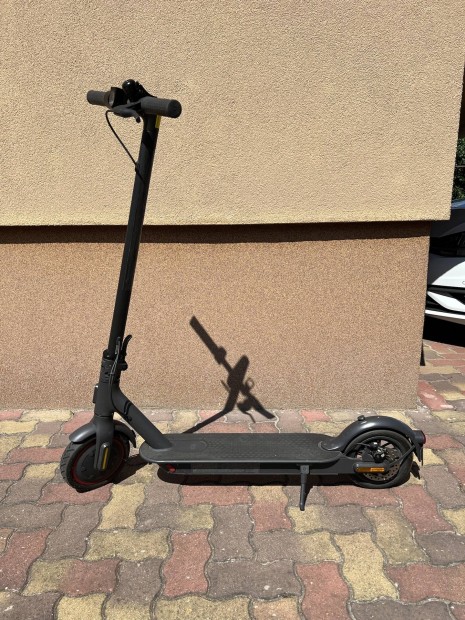 Xiaomi Mi Pro 2 elektromos roller újszerű állapotban eladó !
