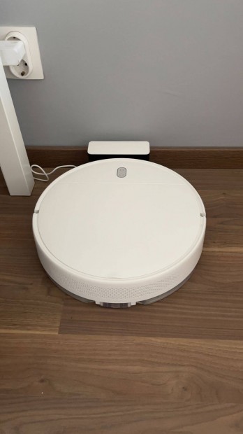 Xiaomi Mi Robot Vacuum Mop Essential