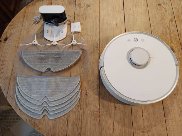 Xiaomi Roborock S5 robotporszívó feltörlőfunkcióval