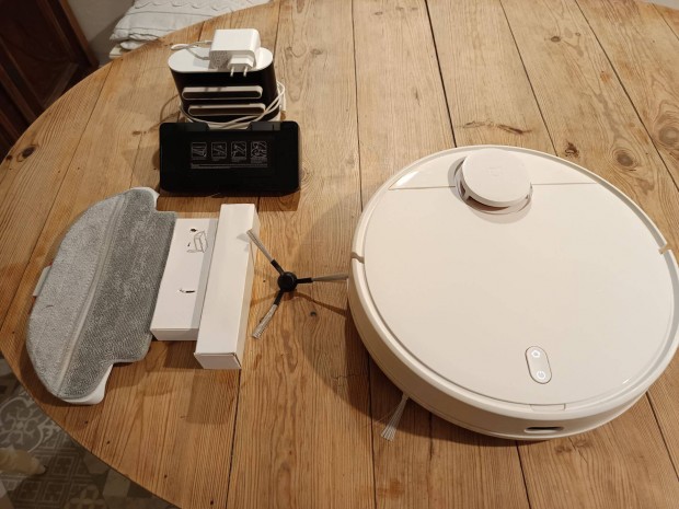 Xiaomi Robot Vacuum-Mop Pro robotporszv j akkumultorral