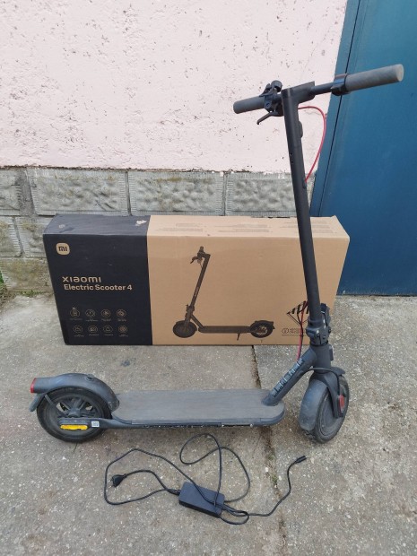 Xiaomi Scooter 4 elektromos roller 