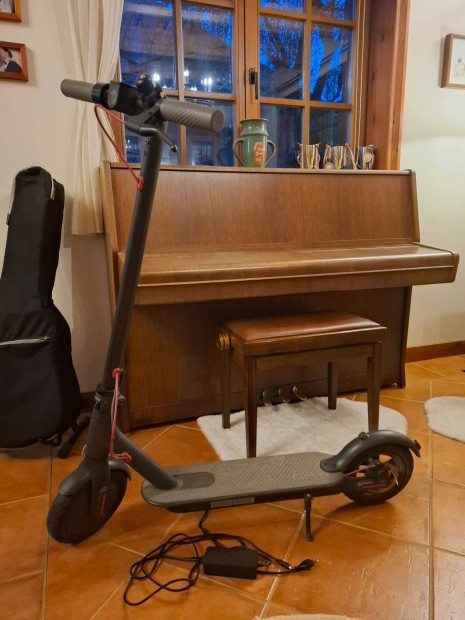 Xiaomi elektromos roller