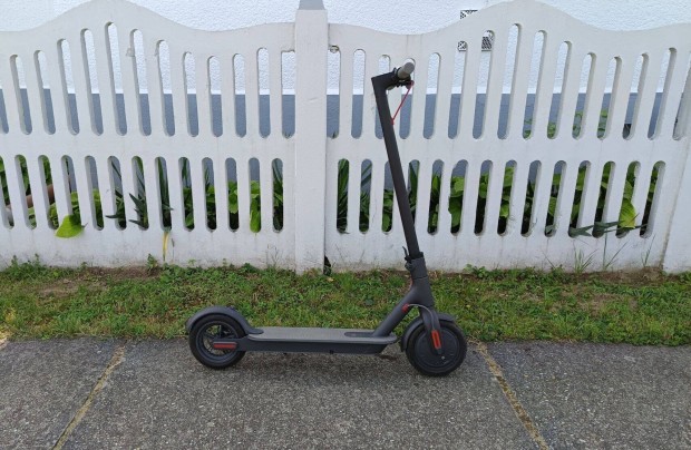 Xiaomi elektromos roller M365 töltővel e-roller új