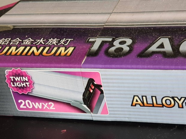 Xilong XL-80A lámpatest két darab 20W T8 fénycsővel