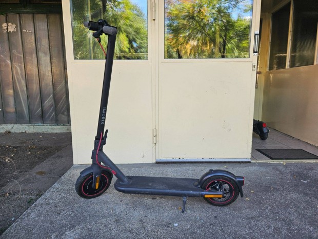 Xiomi Electric Scooter 4 Pro (Elektromos roller)