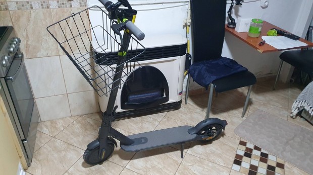 Xiomi Mi Electric Scooter Essentil Elektromos Roller