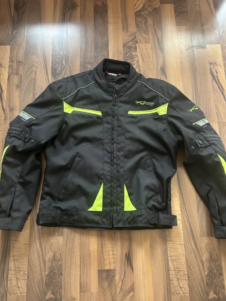 Xles Apro motoros kab�t.