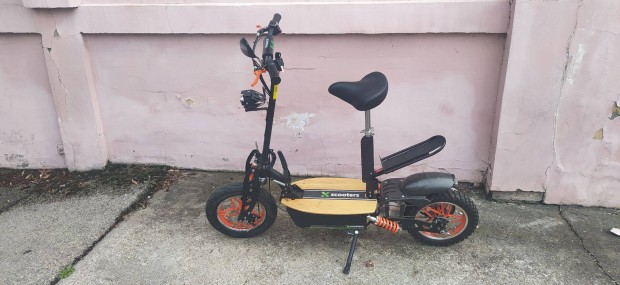 Xscooters XT02 48V elektromos roller