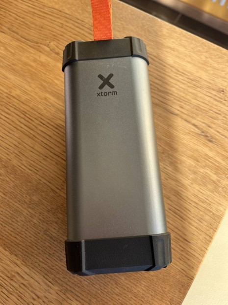 Xtorm powerbank 100w 220v inverteres