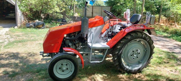 Xtz T25F kistraktor elad!