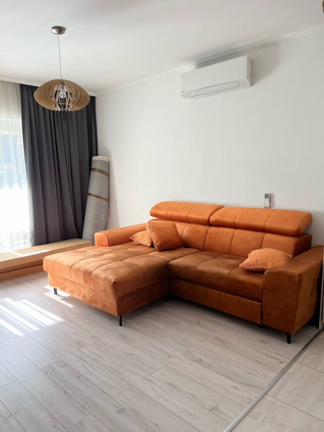 Xxxl Lutz narancssrga kanap + ajndk 2 db kisasztal