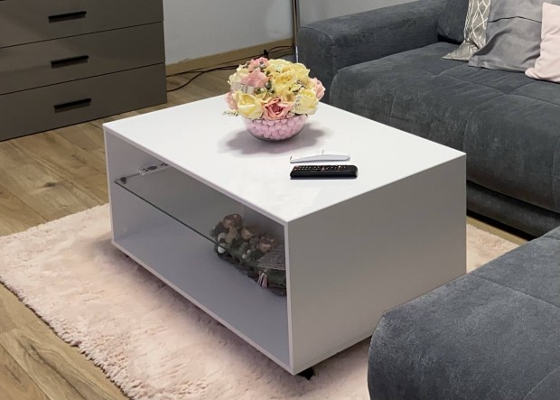 Xxxlutz doh�nyz�asztal