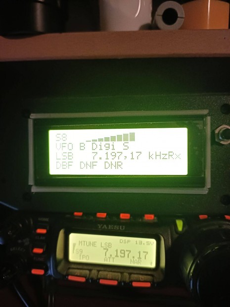 Yaesu Ft-857/897 rdi totlkros kijelz helyett