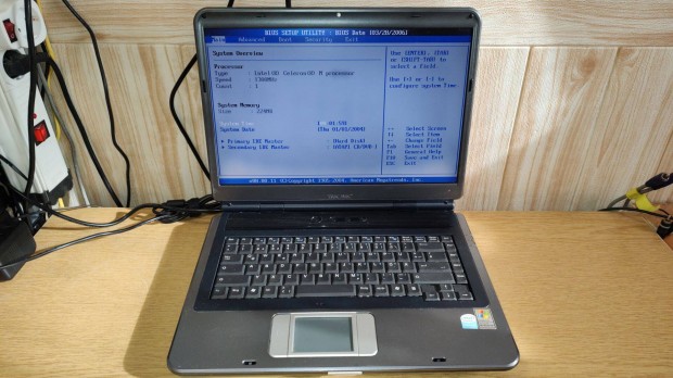 Yakumo Model 330,Intel Celeron/ 256MB,rgi,retro laptop alkatrsznek