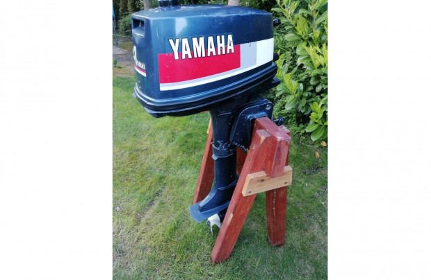 Yamaha 4 l�er�s r�vid csizm�s cs�nakmotor