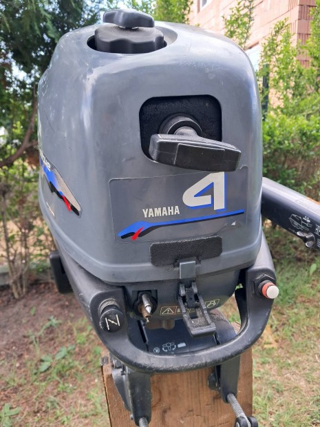 Yamaha 4ütem 4le.Hosszúcsizmás.