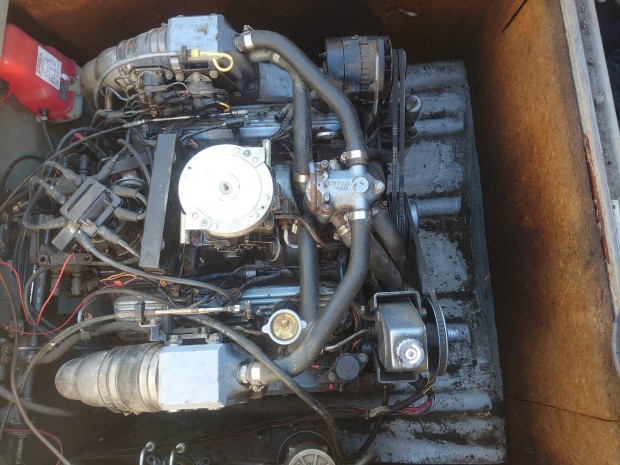 Yamaha 5.7 V8 hajómotor belmotor motor