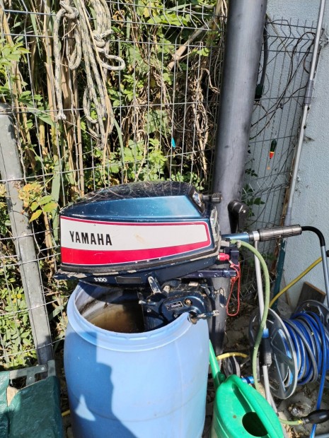 Yamaha 8 b rvid csizmas